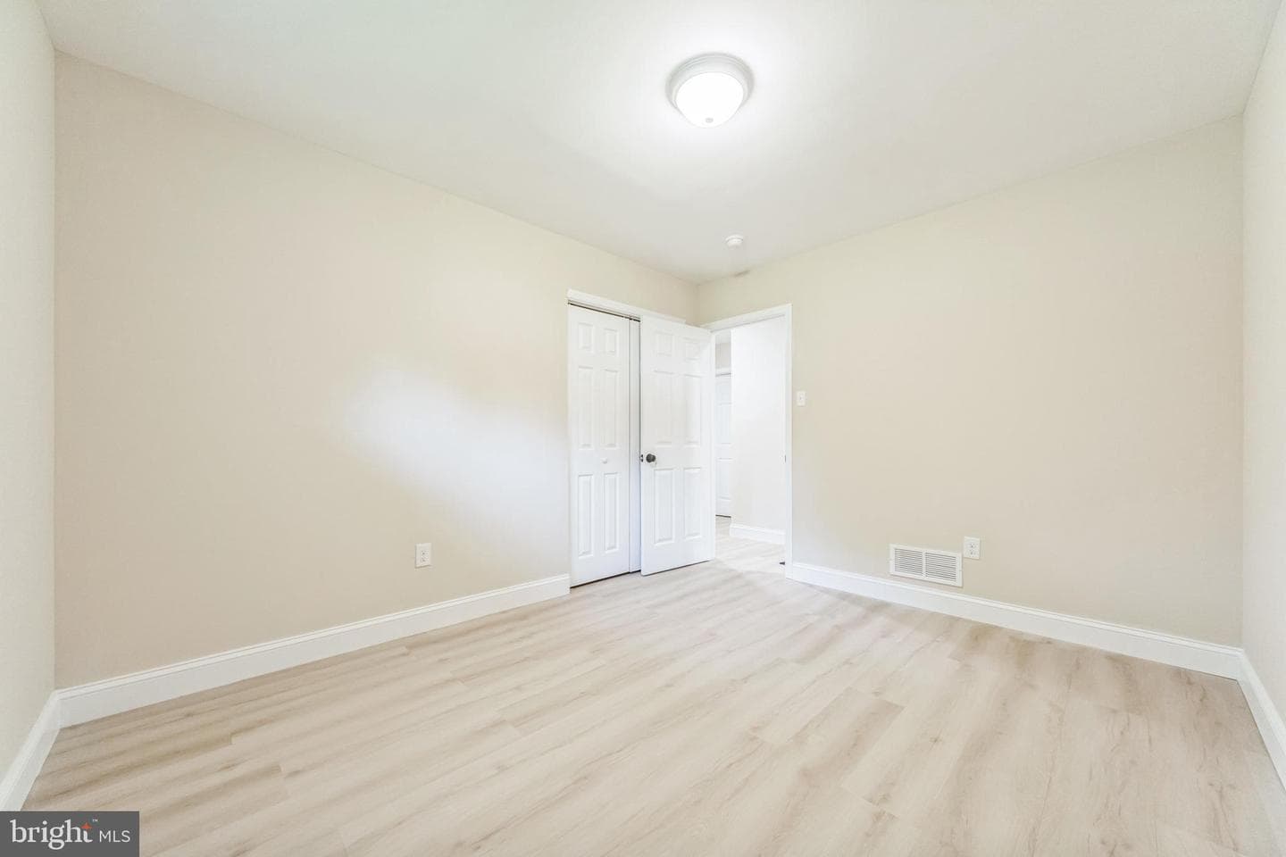 359 S New Middletown Road photo 11