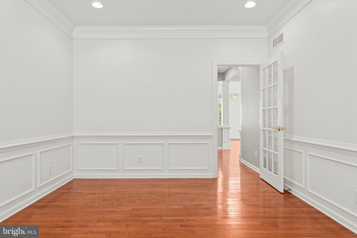 302 Arthur Court photo 25