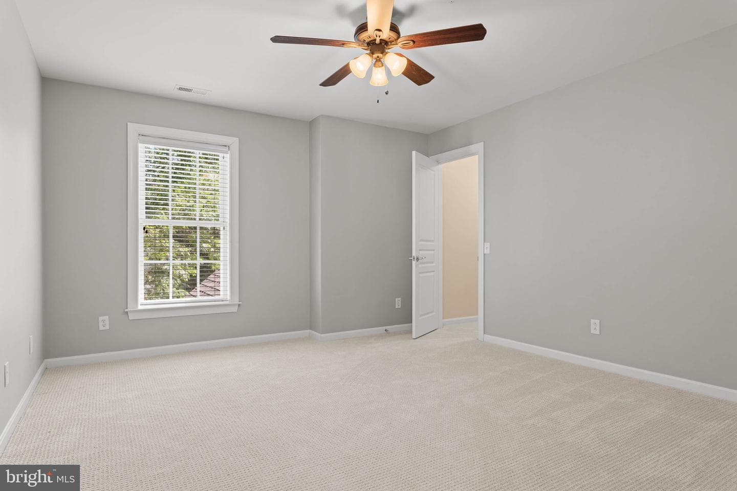 302 Arthur Court photo 42