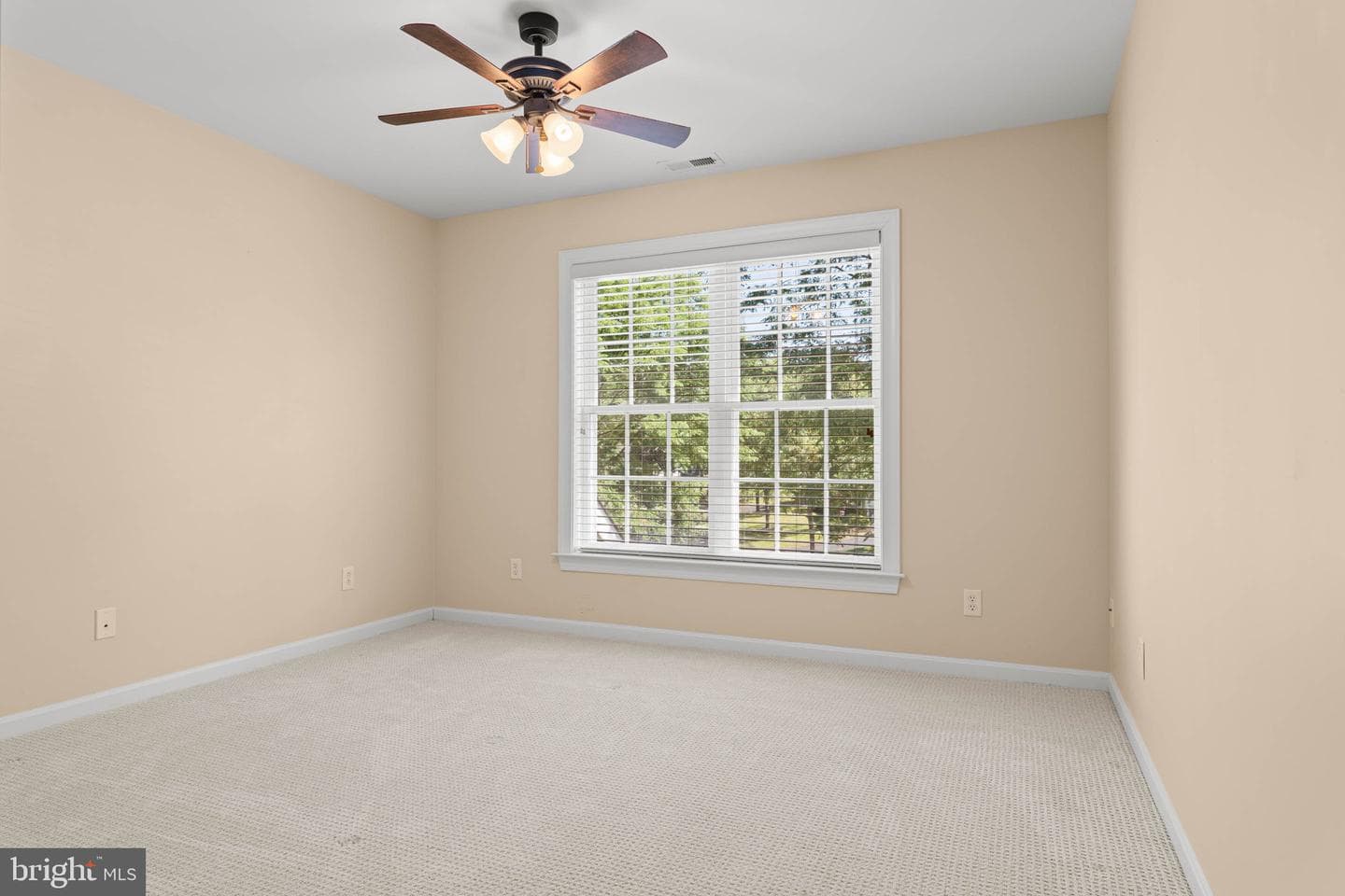 302 Arthur Court photo 45