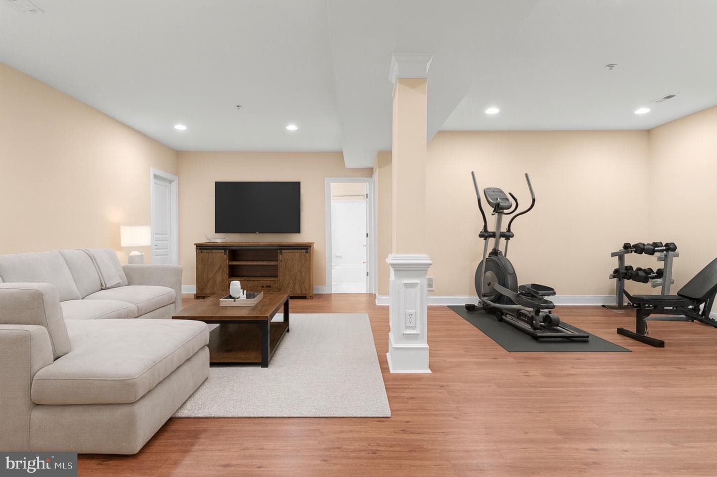302 Arthur Court photo 47