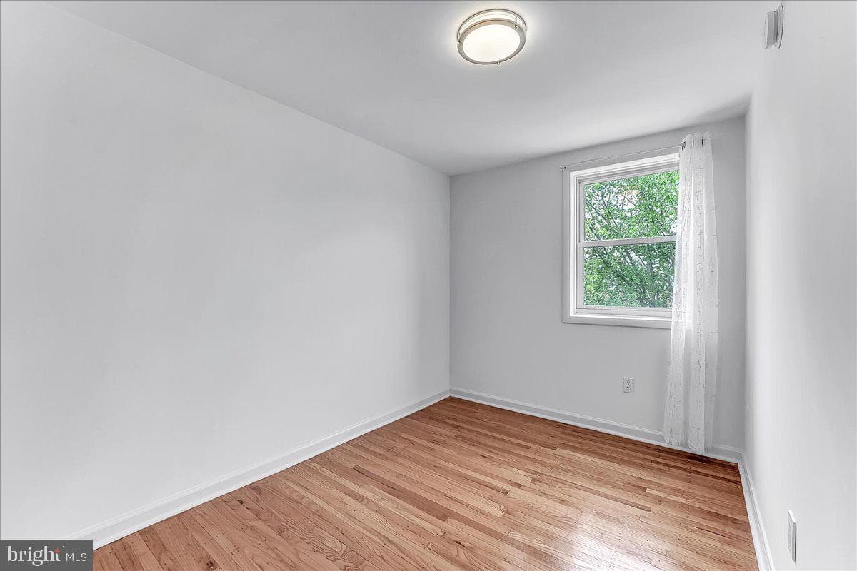 747 Bennington Road photo 12