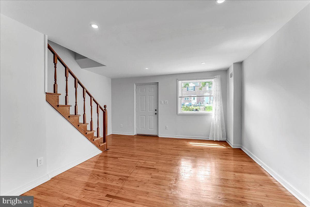 747 Bennington Road photo 4