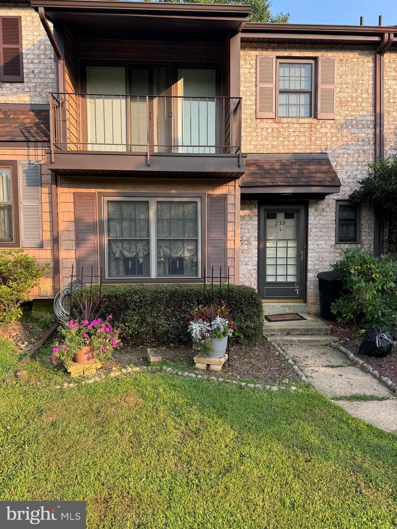 239 Bishop Drive photo 1