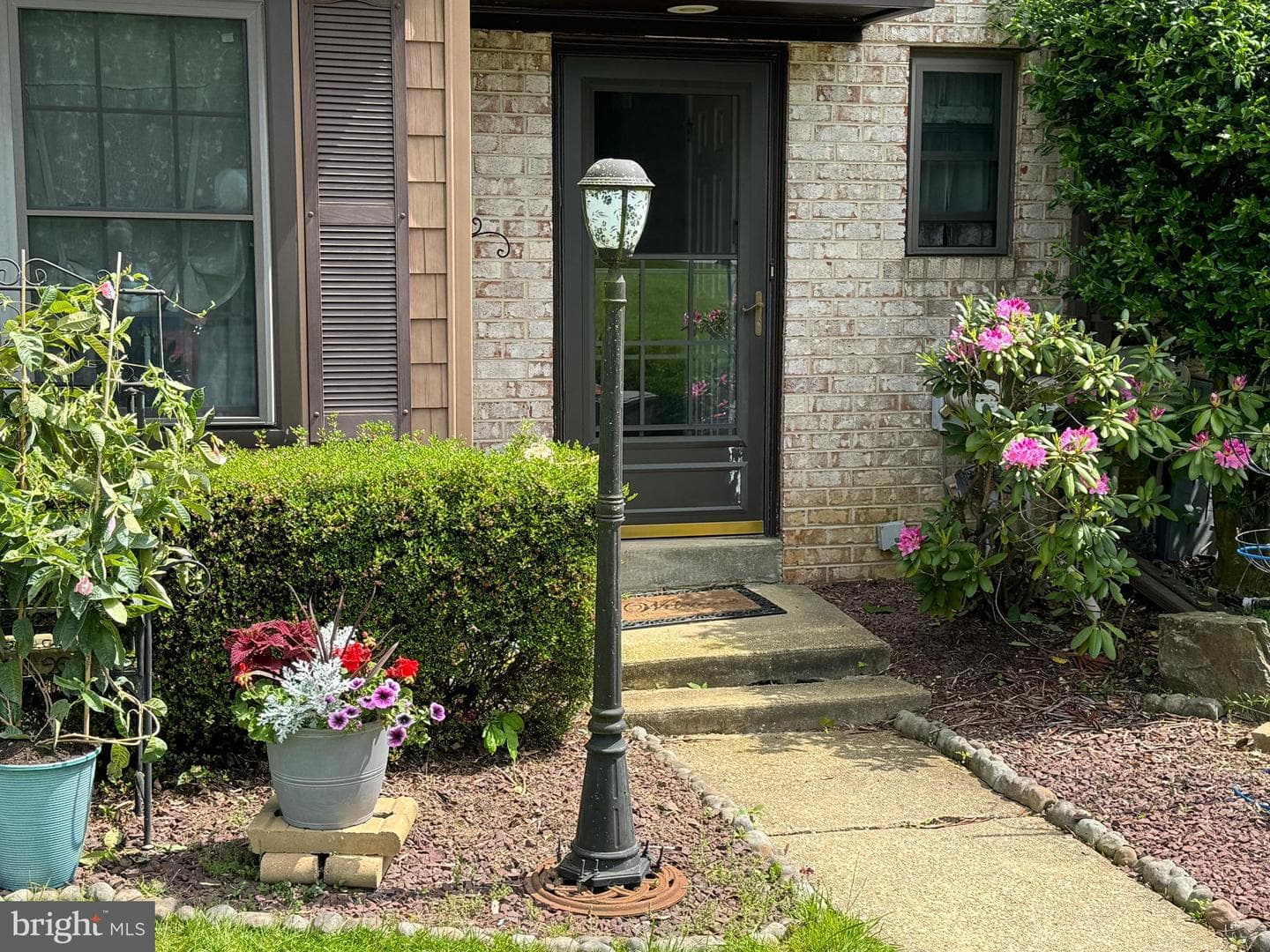 239 Bishop Drive photo 2