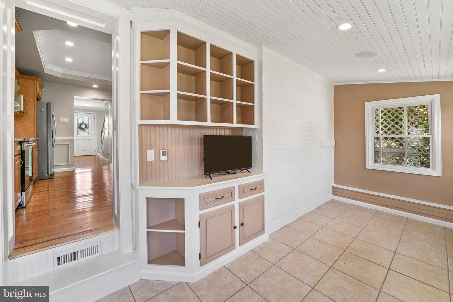 51 E Ann Road photo 23