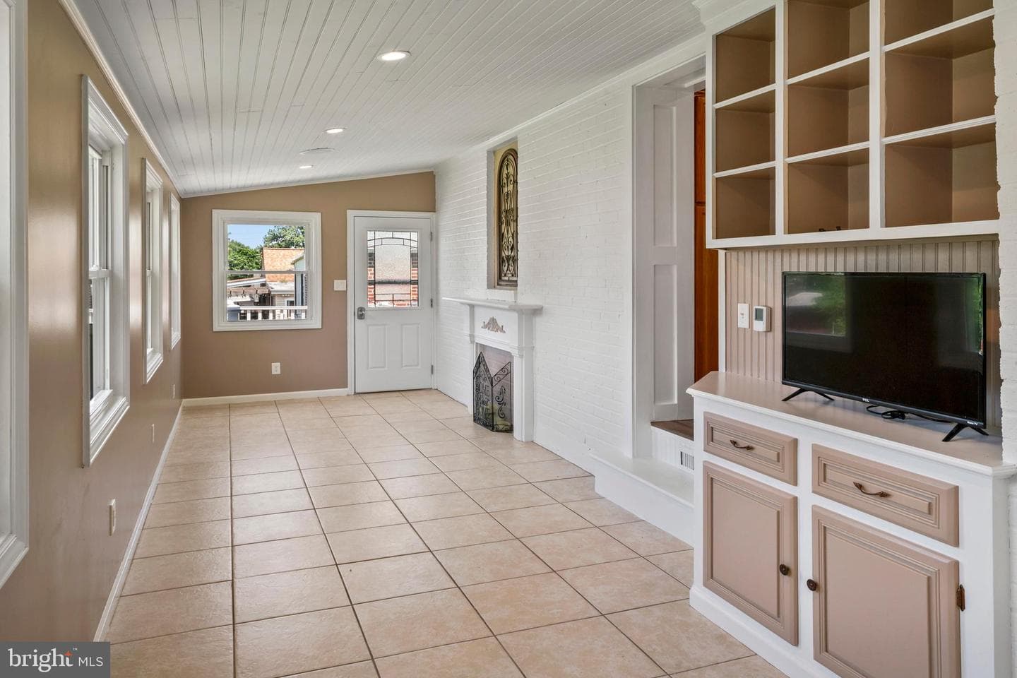 51 E Ann Road photo 26