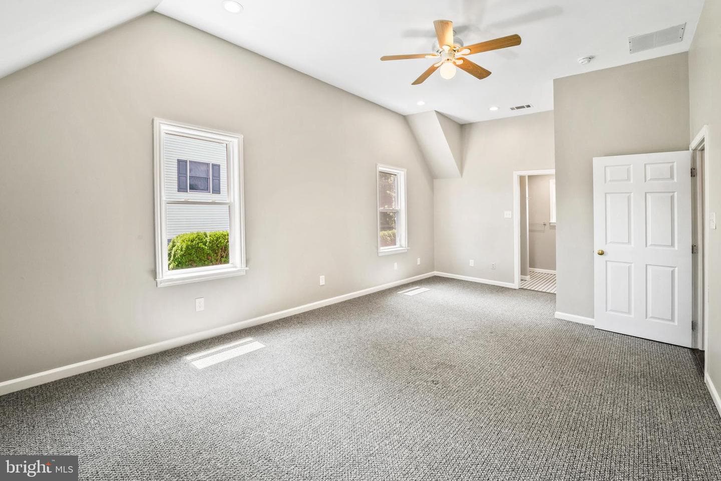 51 E Ann Road photo 40