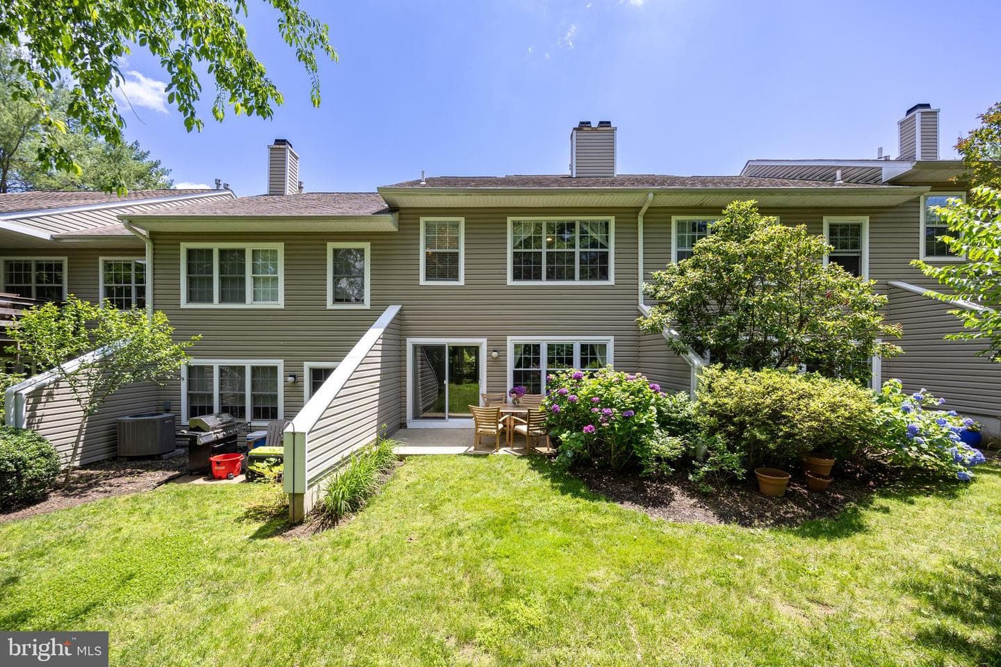 256 Stanton Court photo 36