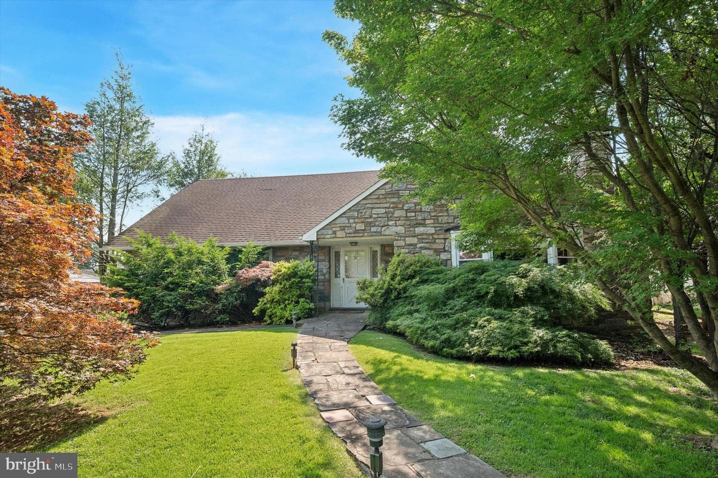 26 N Edmonds Avenue photo 1
