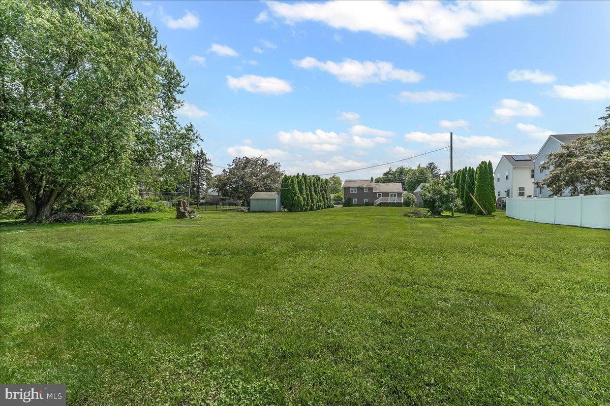 823 Coppock Lane photo 28