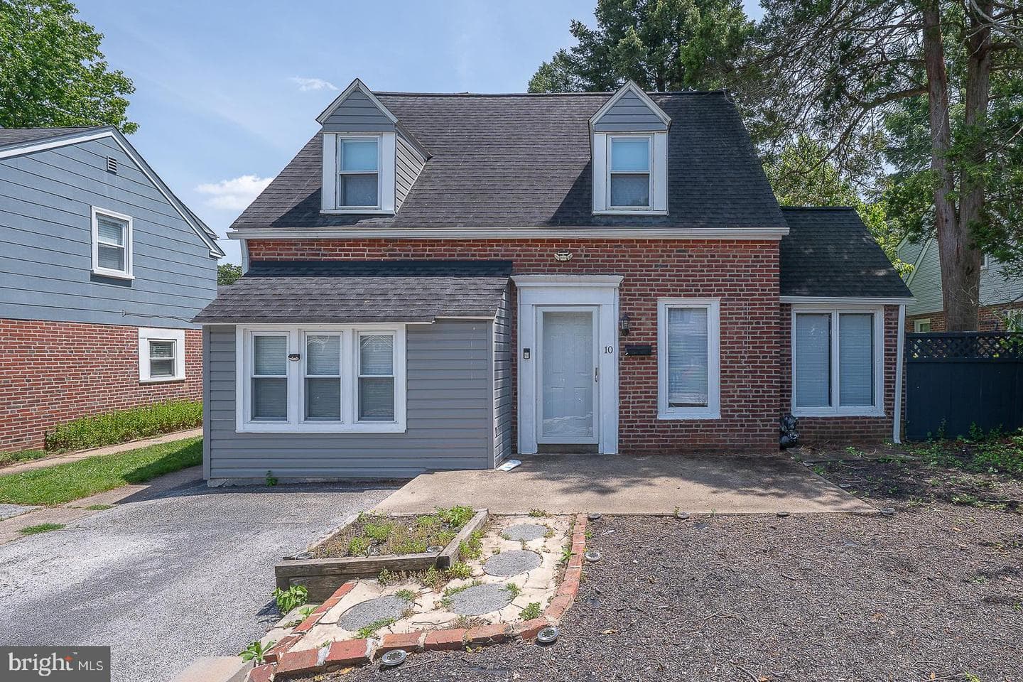 10 Holbrook Road