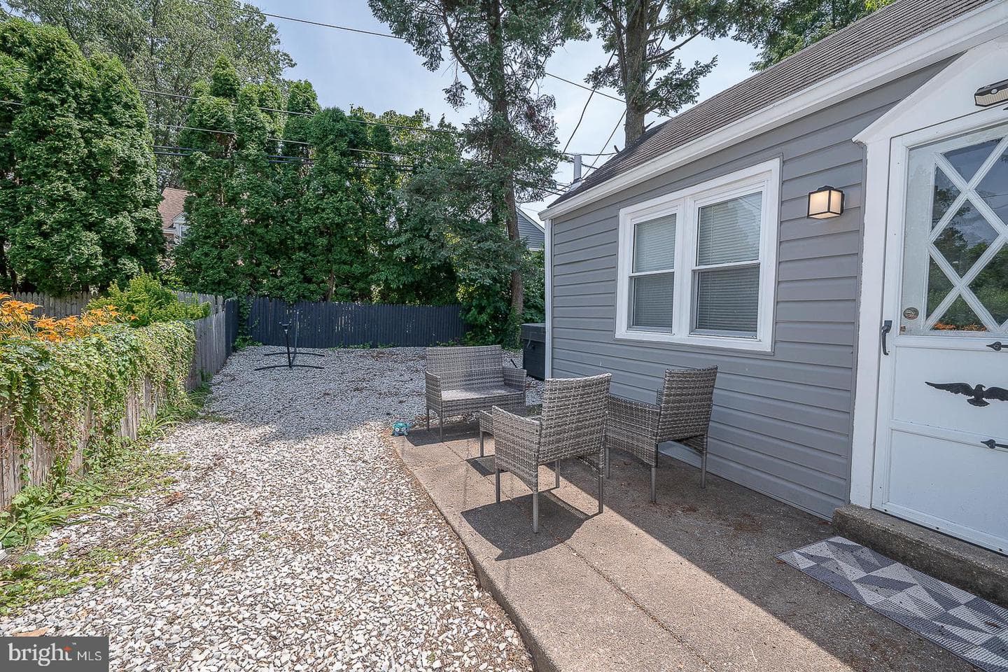 10 Holbrook Road photo 44