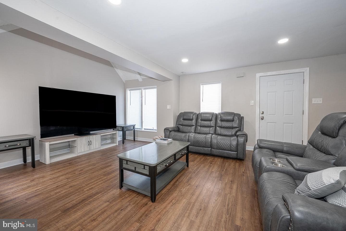 10 Holbrook Road photo 8