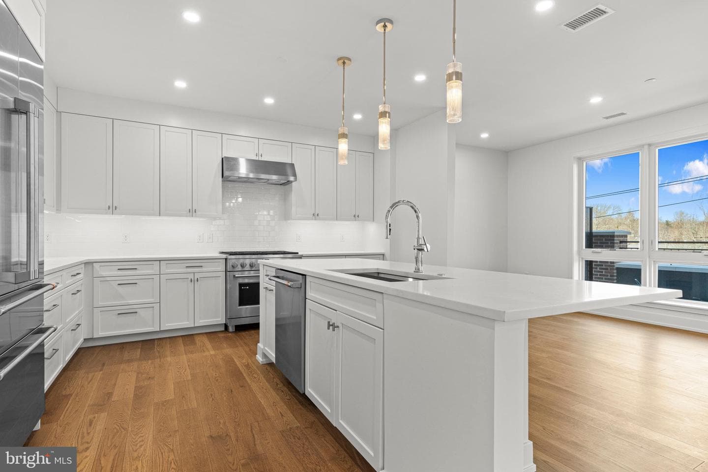 110 Park Avenue #320 photo 6