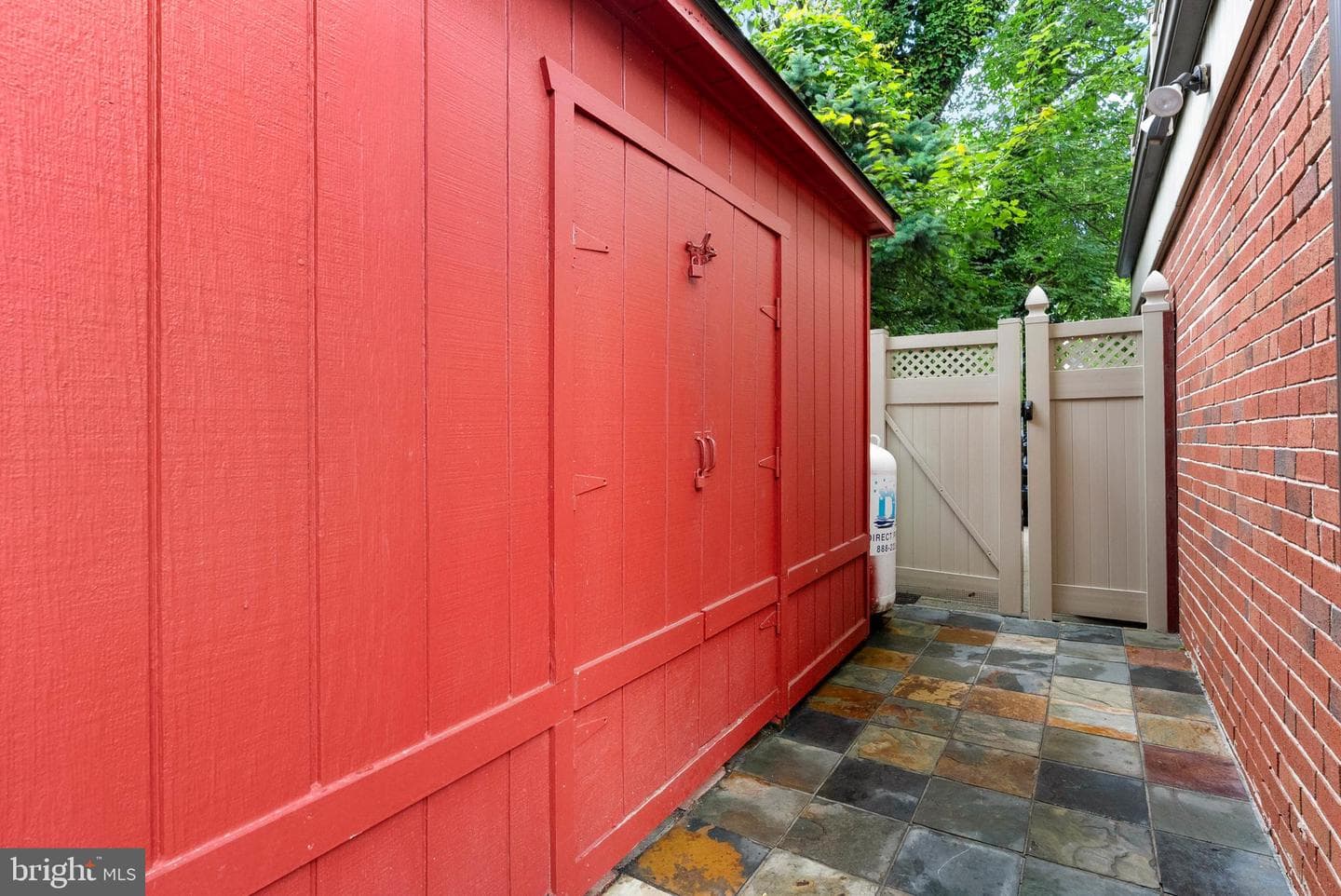 332 Franklin Avenue photo 44