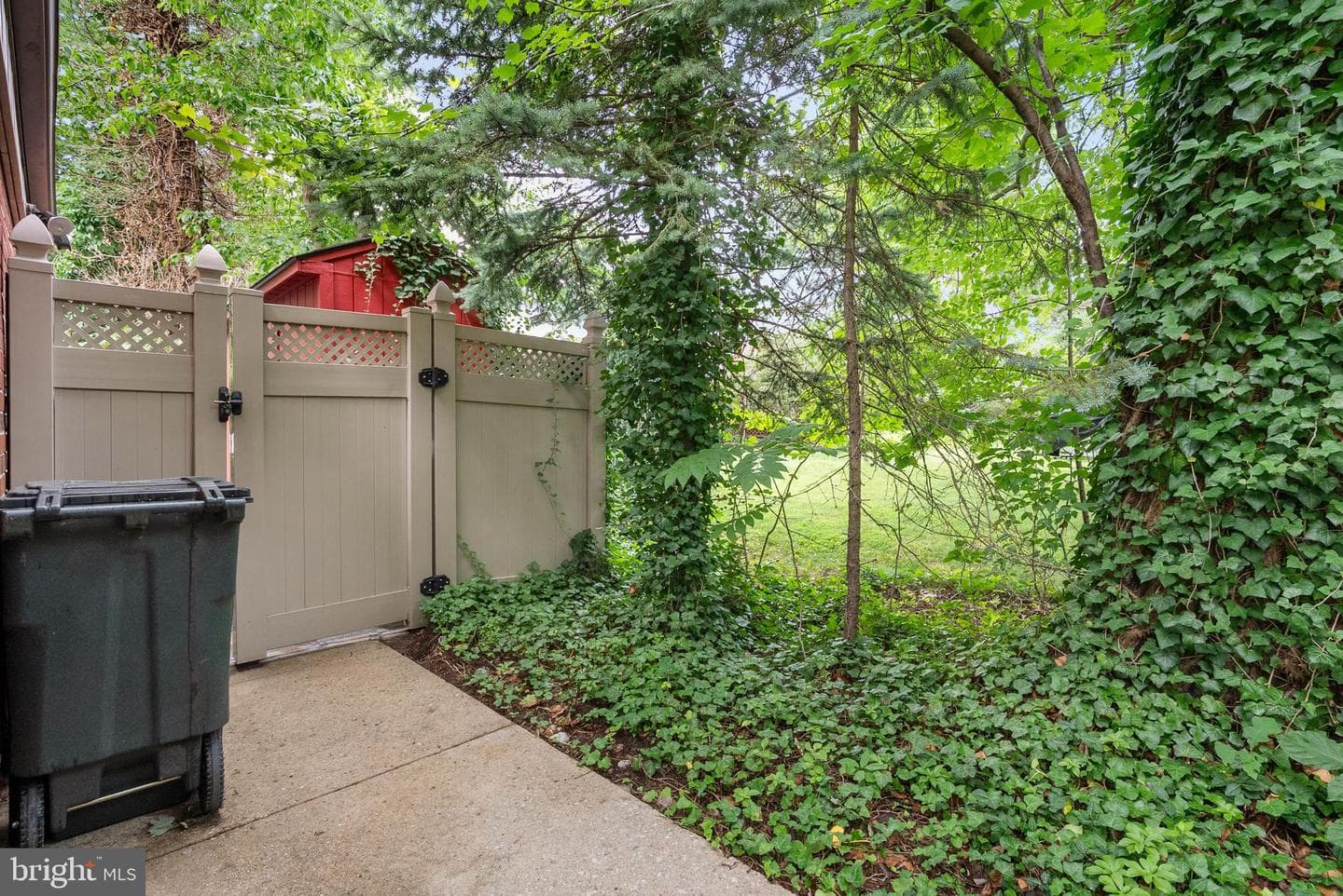 332 Franklin Avenue photo 45