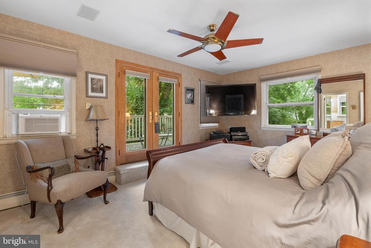 332 Franklin Avenue photo 58
