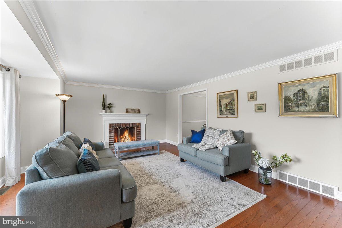 276 Hemlock Lane photo 4