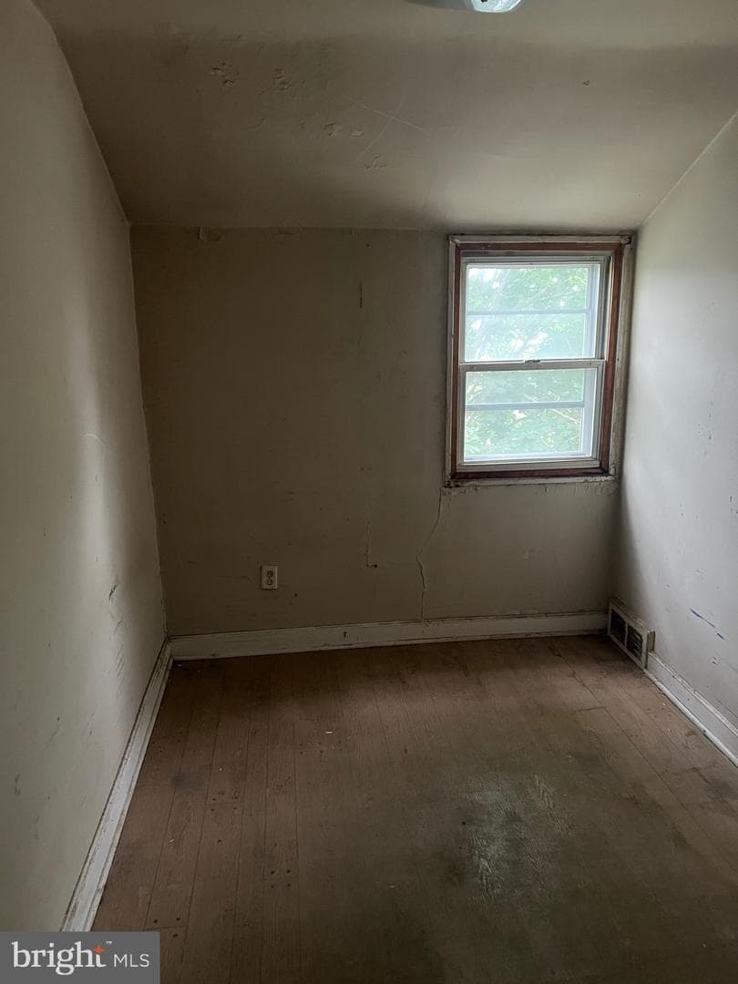 1002 Agnew Drive #1 photo 9