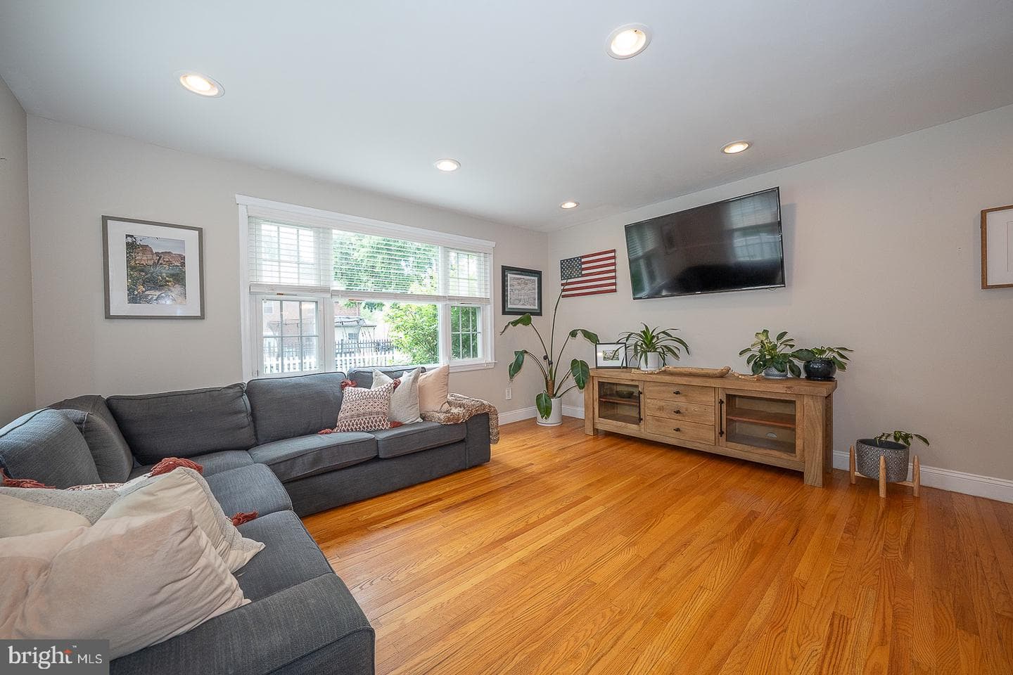 520 Virginia photo 10