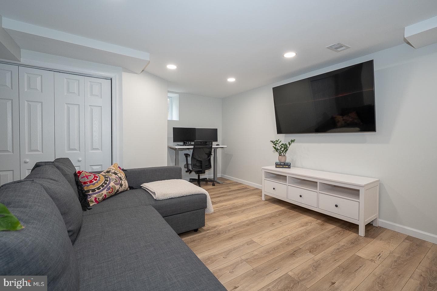 520 Virginia photo 19