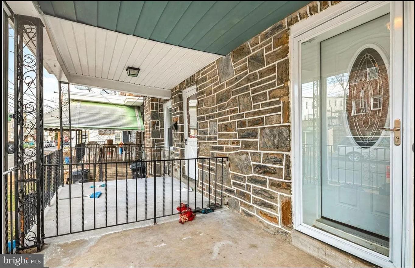 587 Larchwood Avenue photo 10