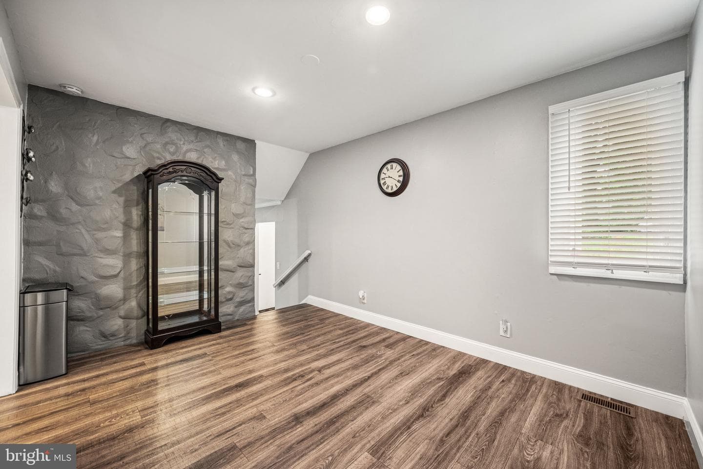 239 E Chelsea Circle photo 8