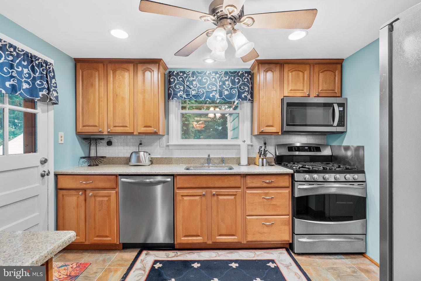 2589 Radcliffe Road photo 11