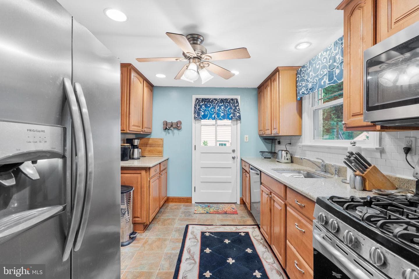 2589 Radcliffe Road photo 12