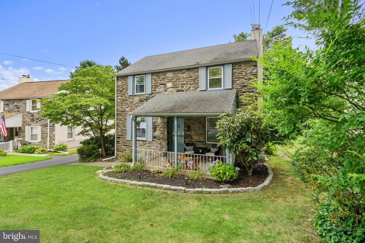 2589 Radcliffe Road photo 3