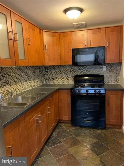 210 Londonderry Lane photo 3