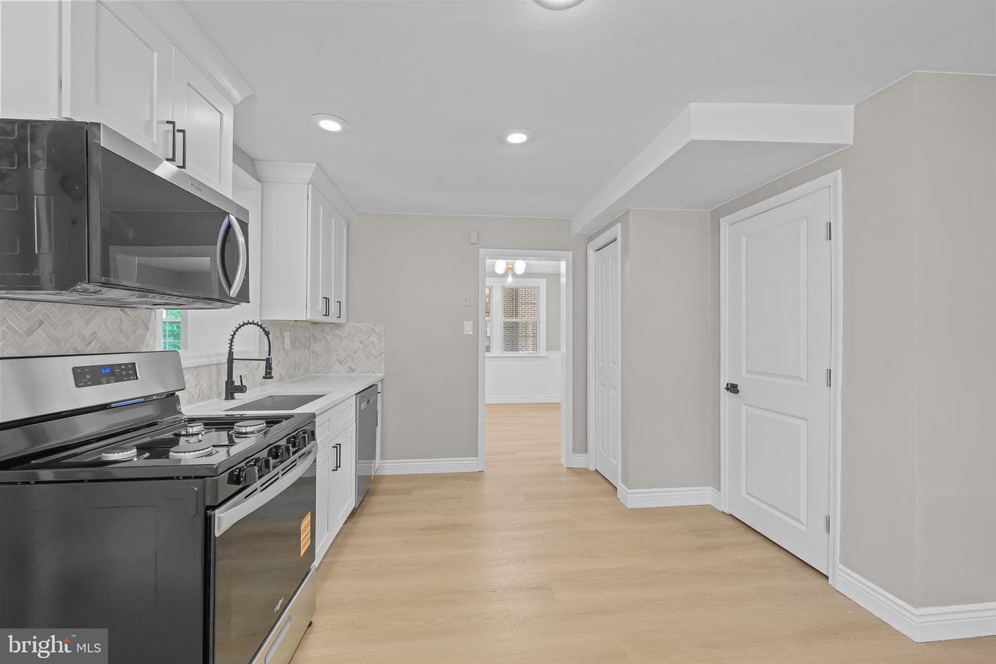 129 Flintlock Road photo 4