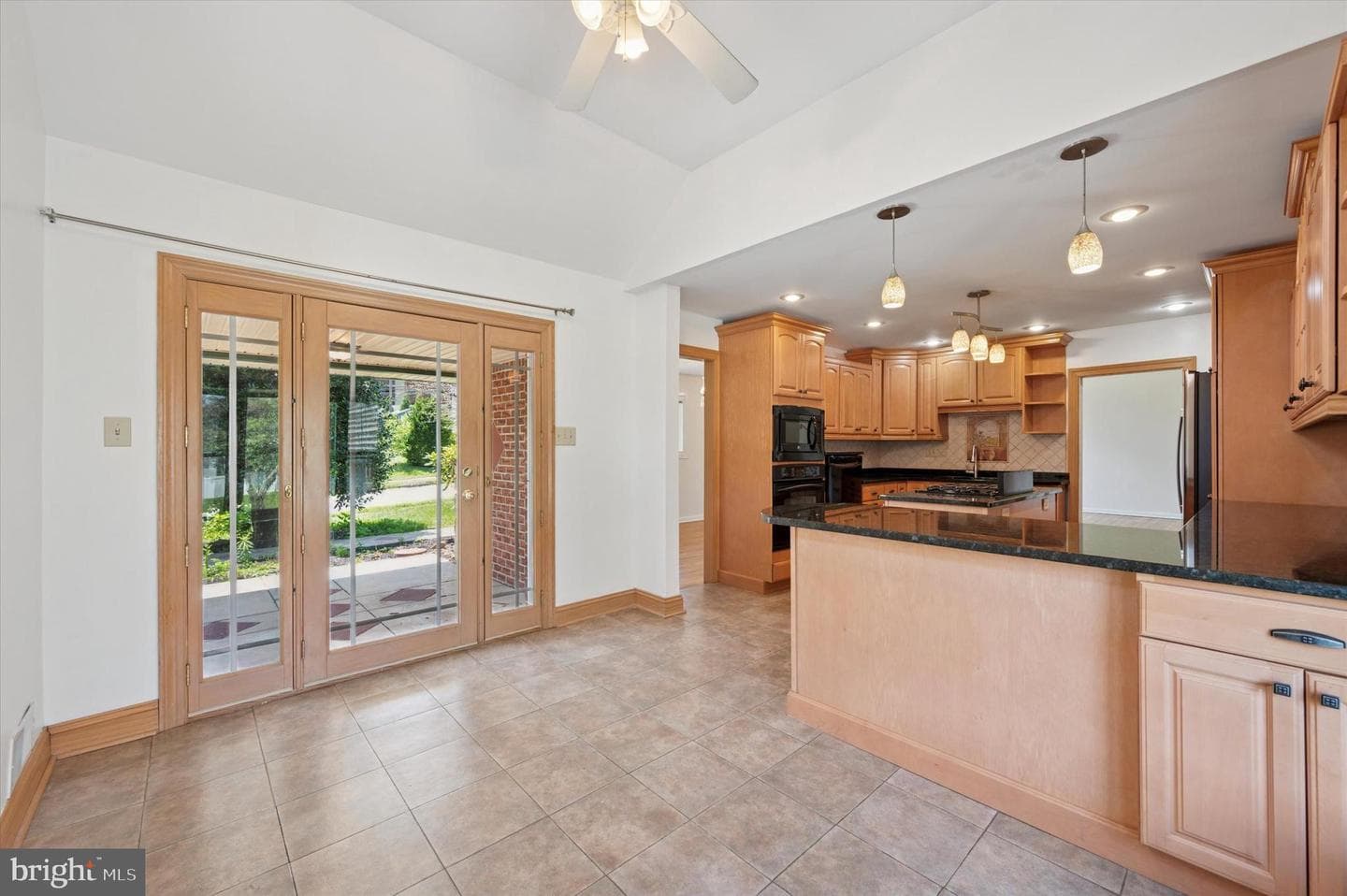 365 Robinson Drive photo 12
