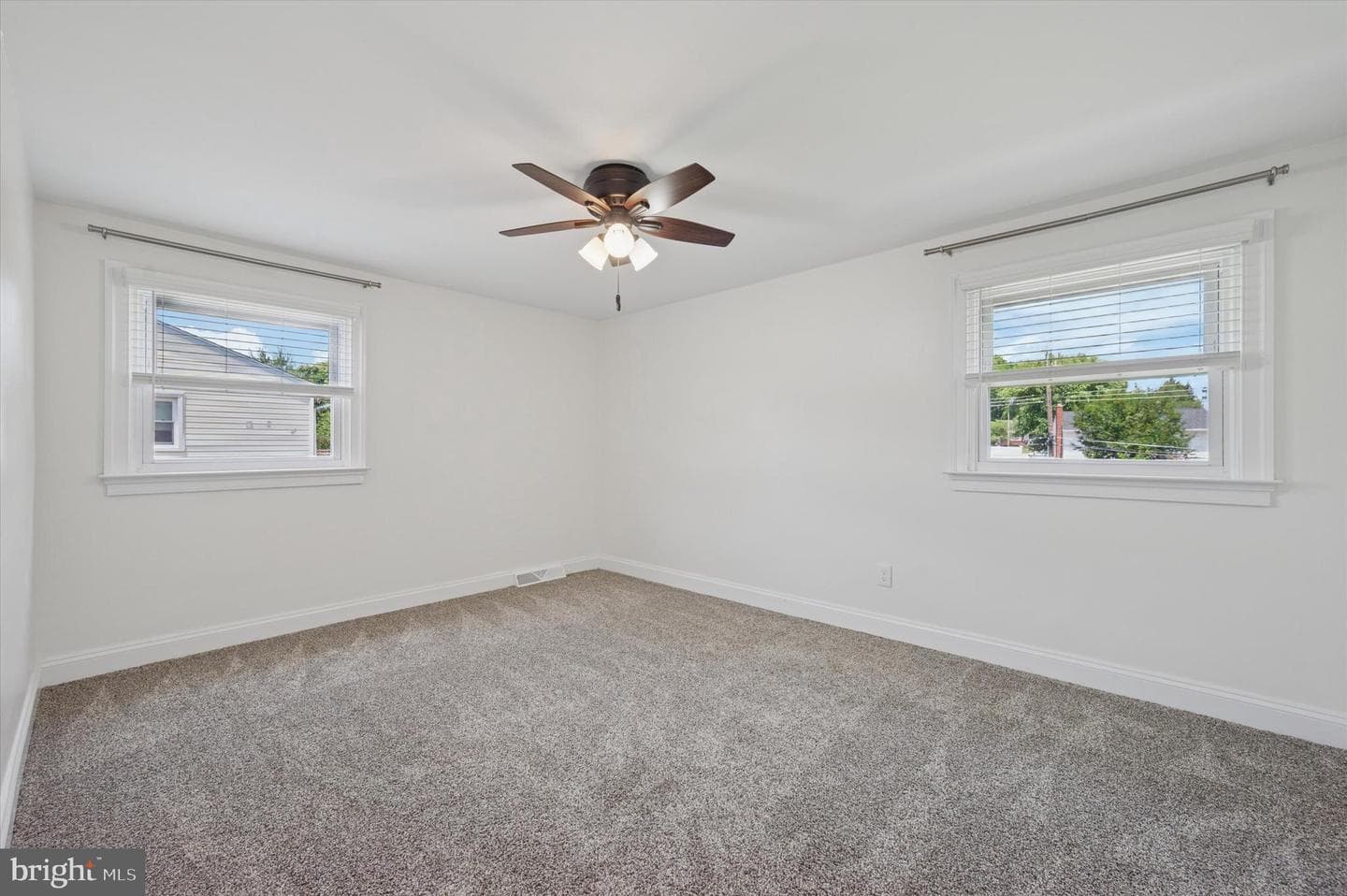 365 Robinson Drive photo 18