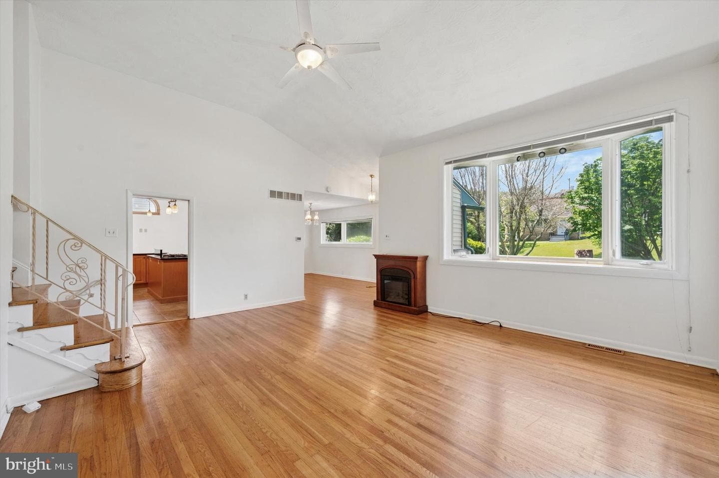 365 Robinson Drive photo 6