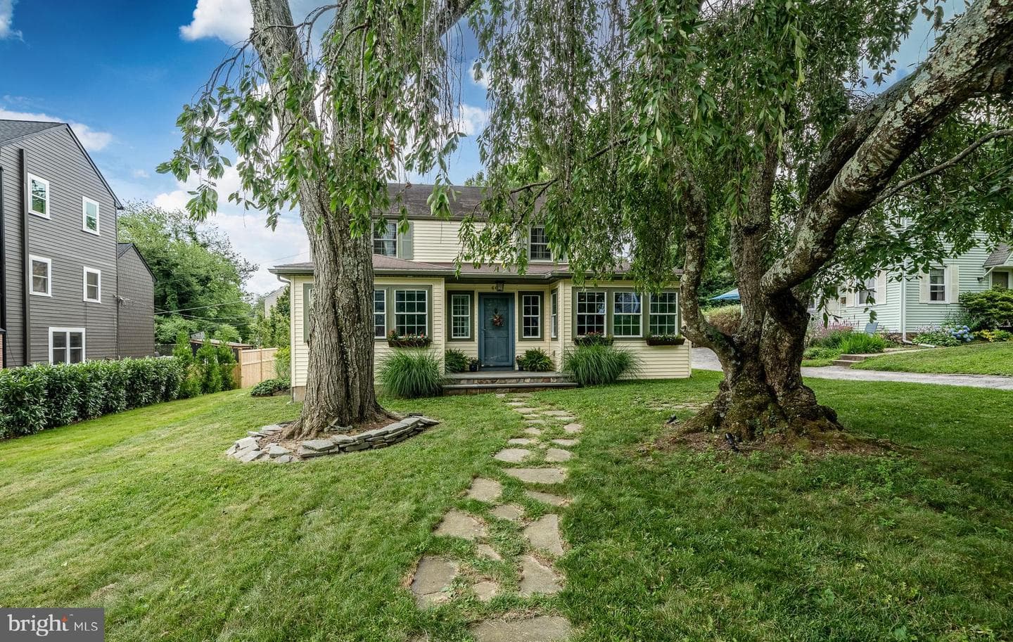609 Lanmore Avenue photo 2