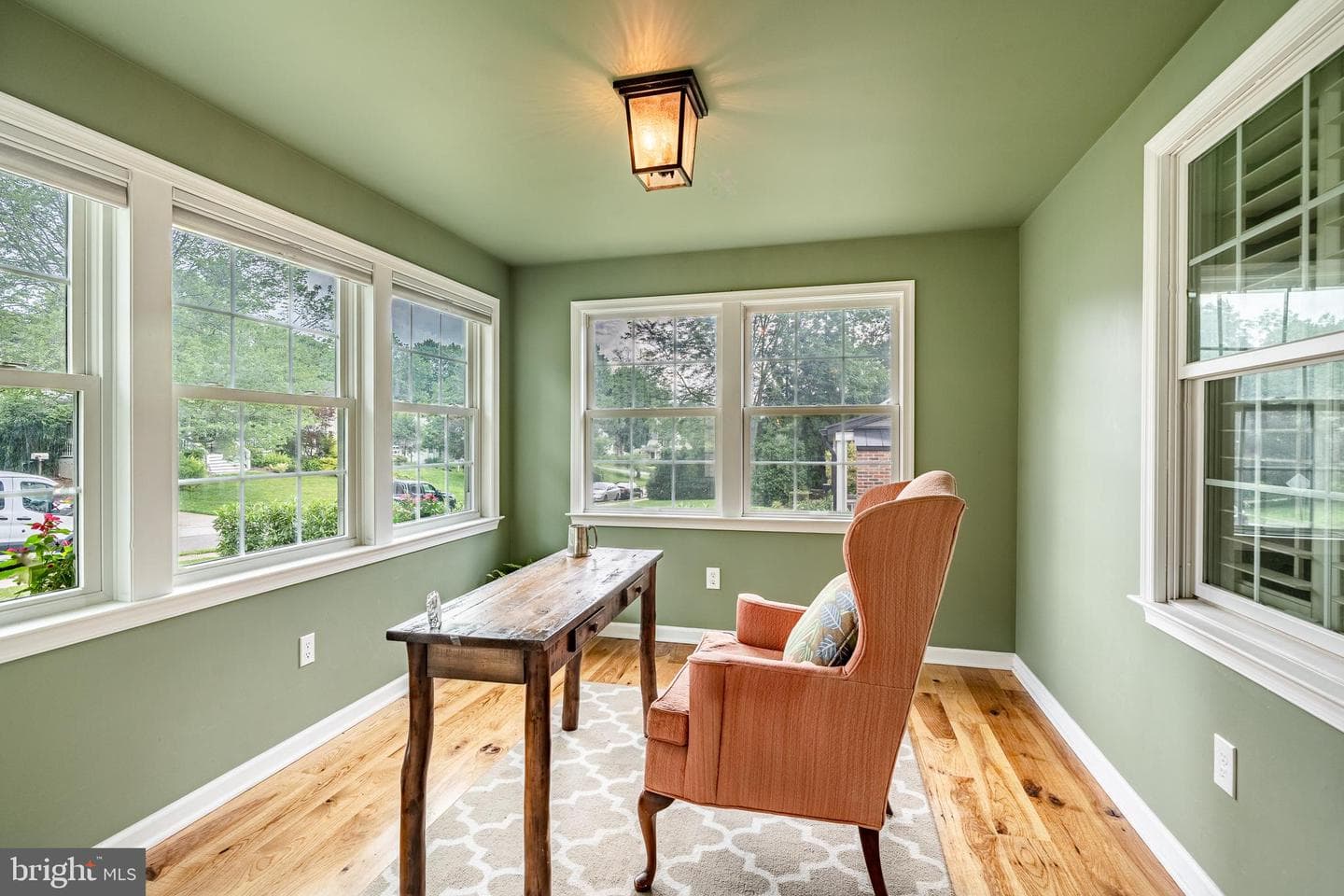 609 Lanmore Avenue photo 9