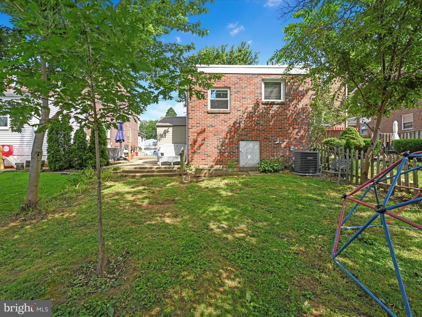 476 Olympic Avenue photo 24