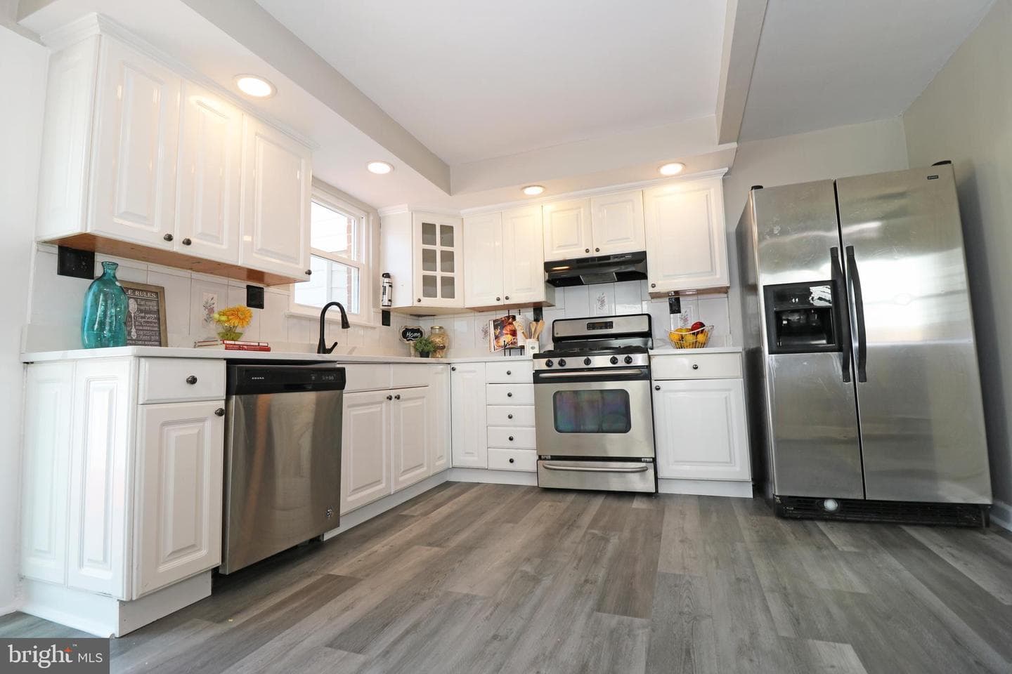 1551 Warwick Avenue photo 21