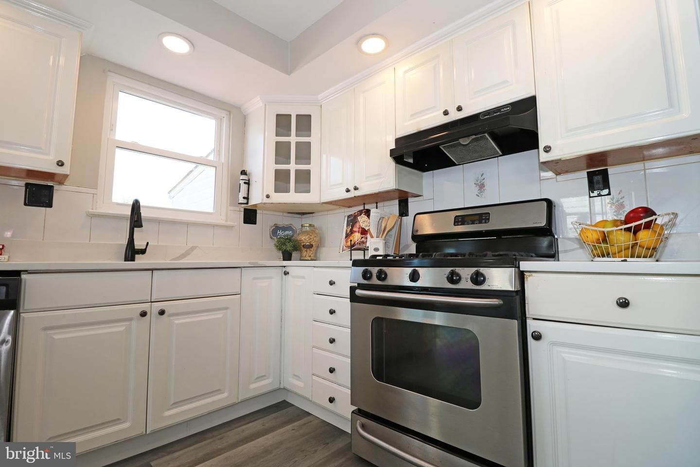 1551 Warwick Avenue photo 24