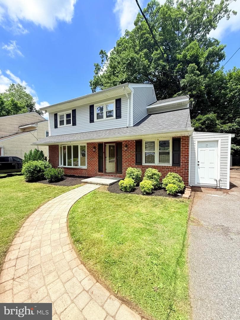 220 Glendale Road photo 1