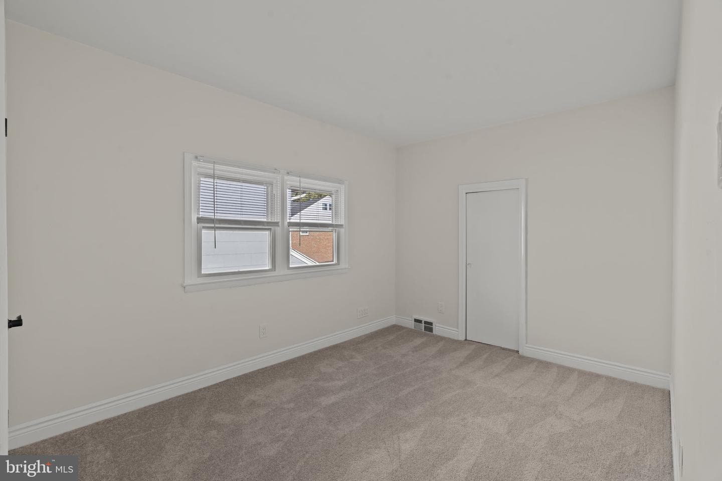 220 Glendale Road photo 15
