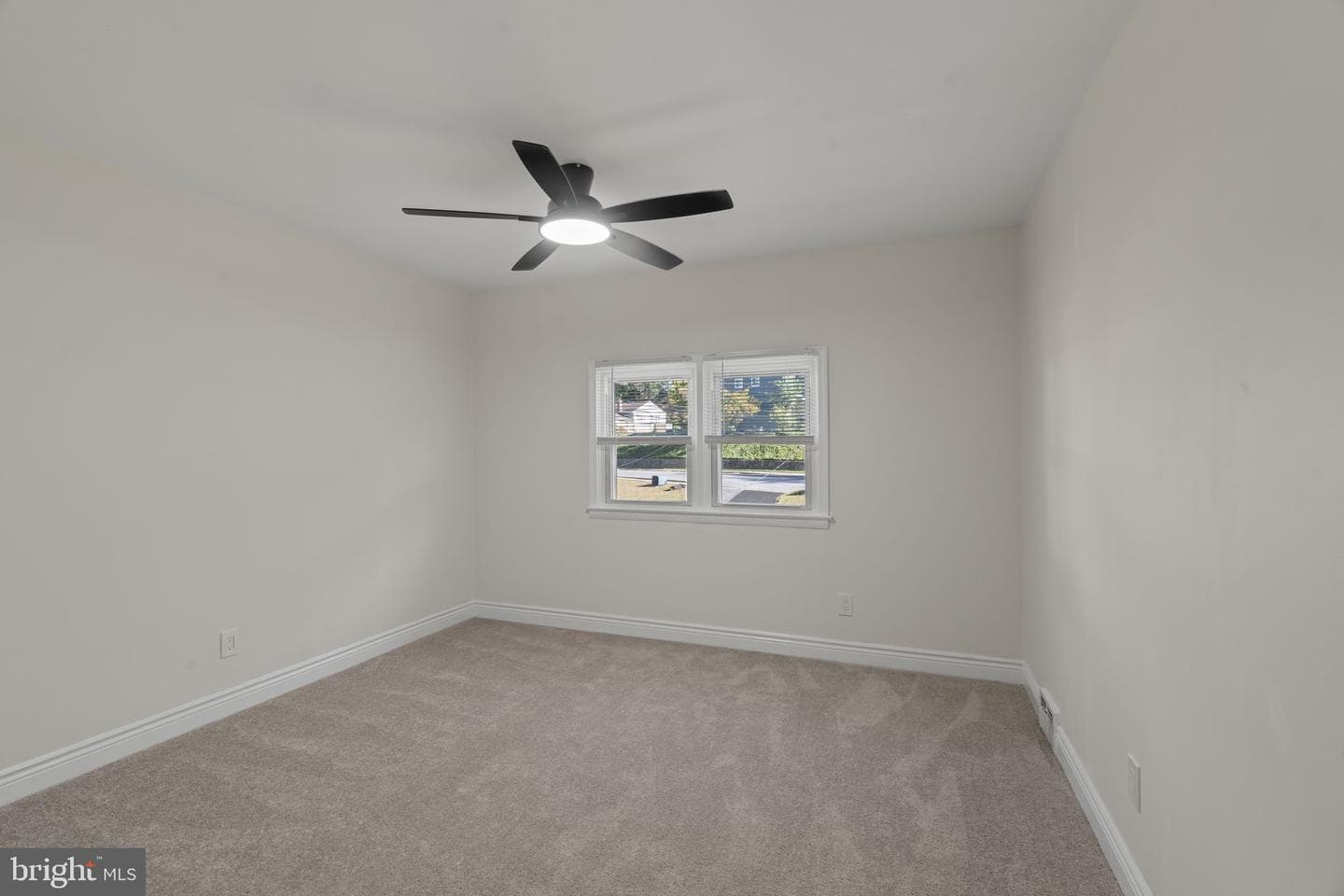 220 Glendale Road photo 16