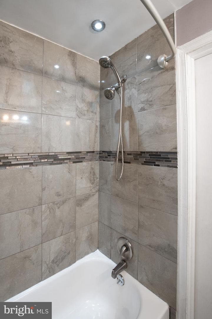 22 King Avenue photo 14