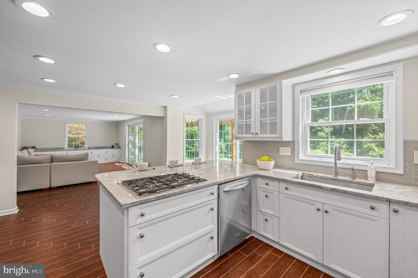 813 Malin Road photo 24