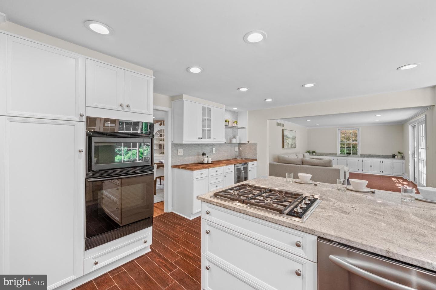 813 Malin Road photo 25