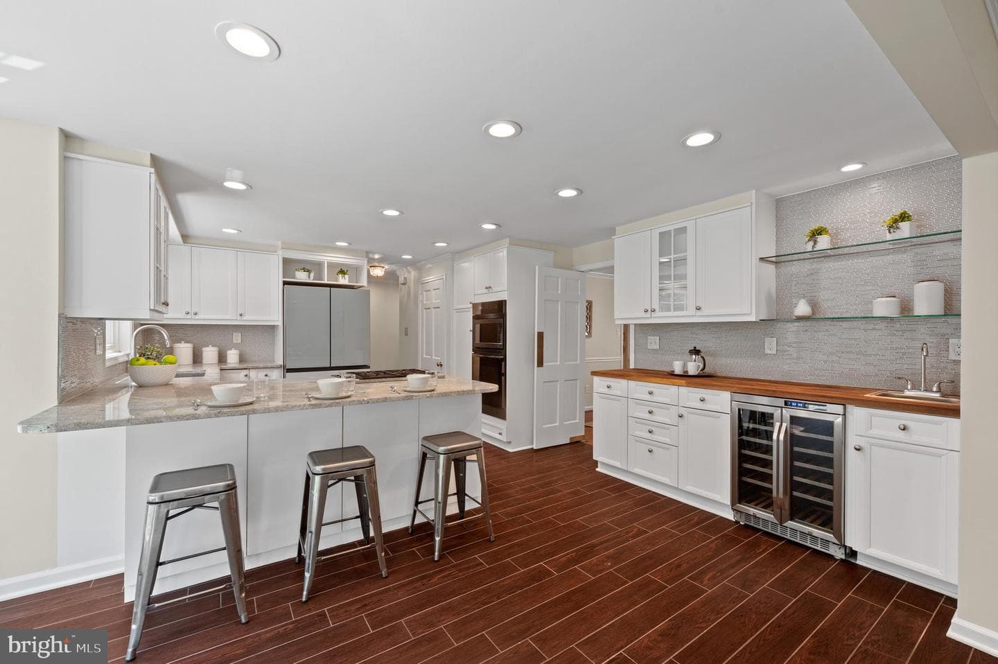 813 Malin Road photo 26