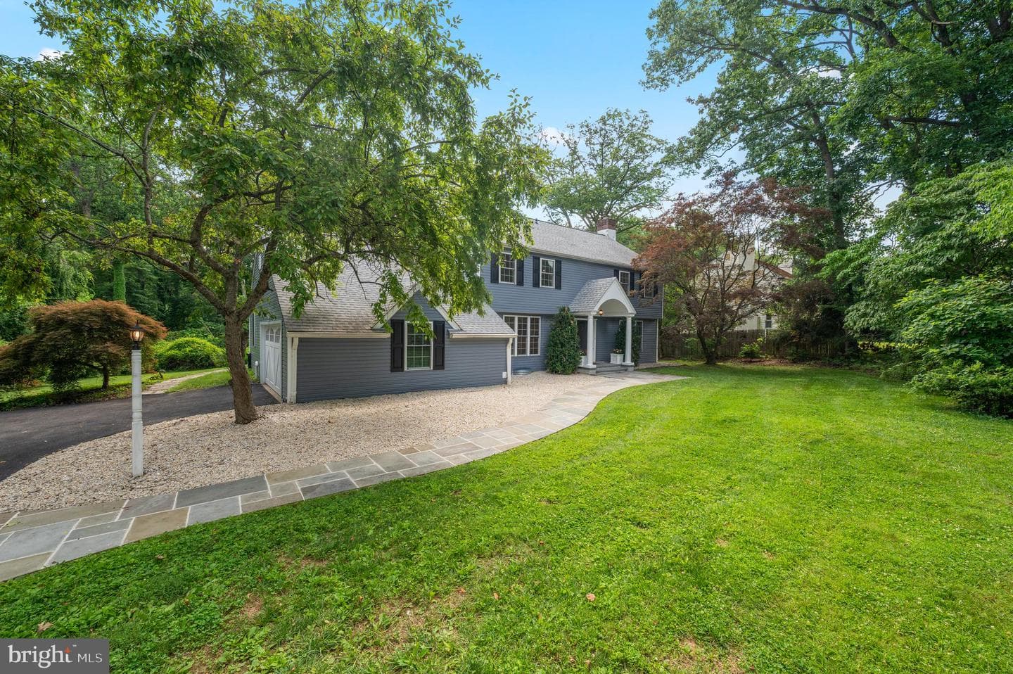 813 Malin Road photo 3