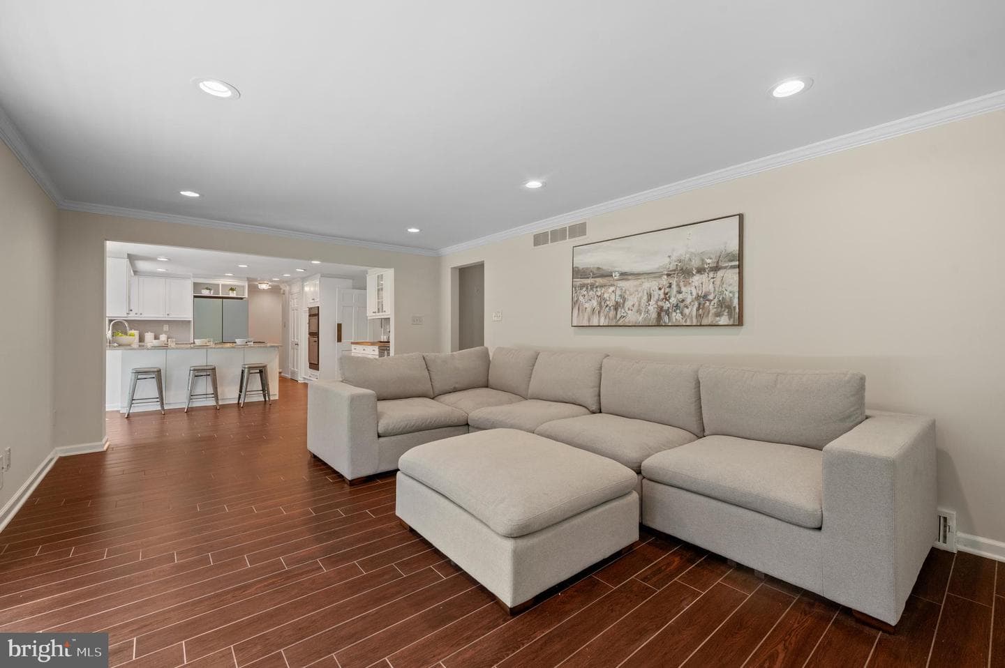 813 Malin Road photo 30